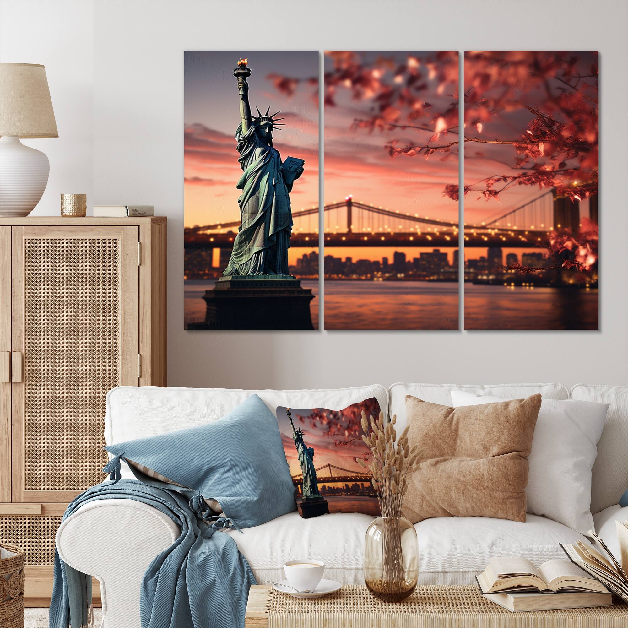 Designart "USA Statue Of Libertys Glow" American Wall Art Print Set